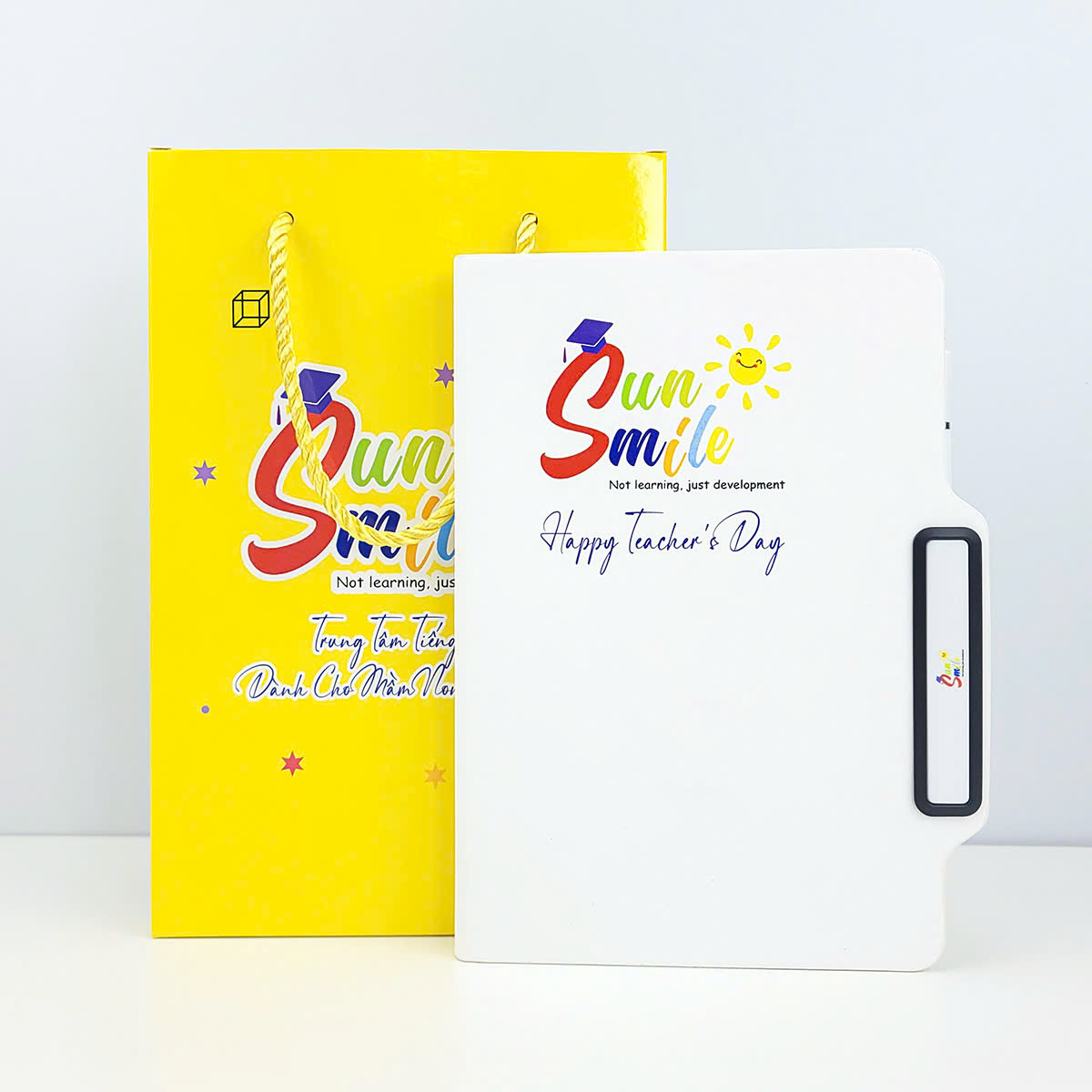 Set Quà Tặng Thầy Cô Nhân Ngày Nhà Giáo In Logo Trung Tâm Tiếng Anh